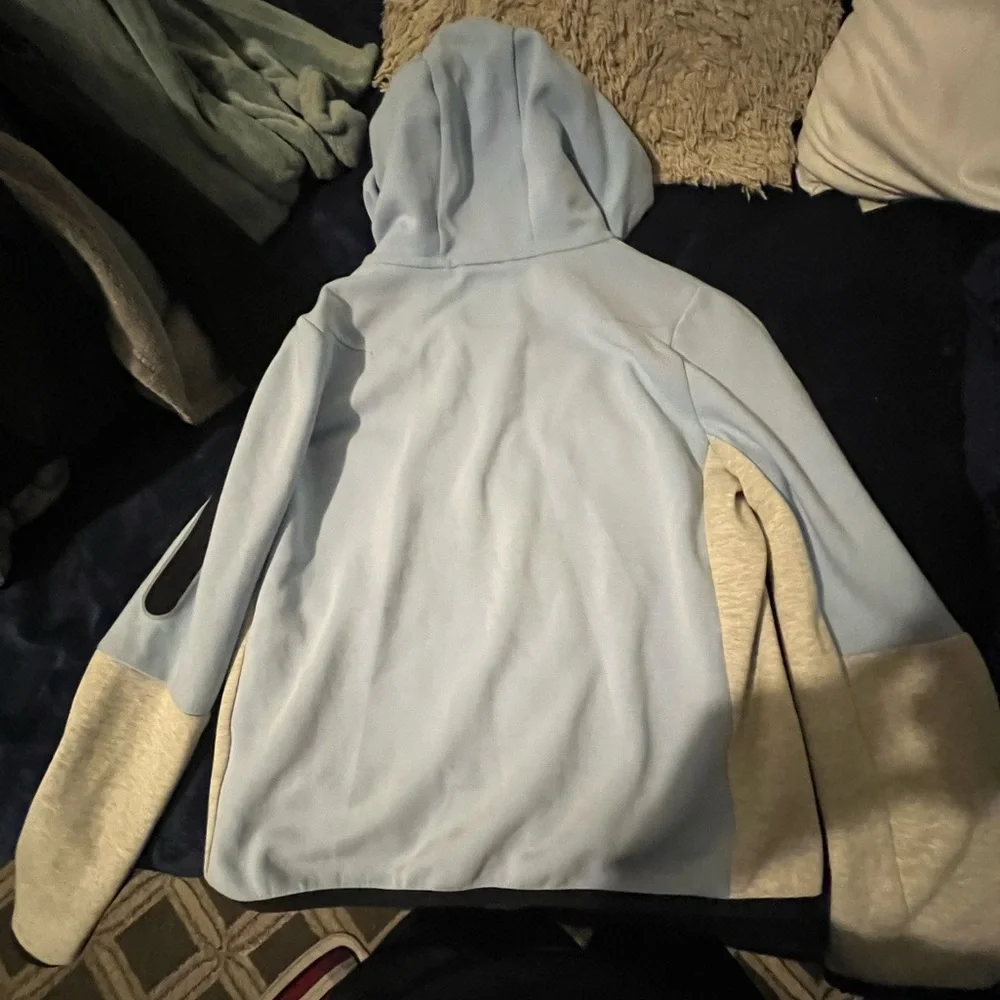 Nike tec , Kids size Extra large fits as a small in men - Picture 3 of 3